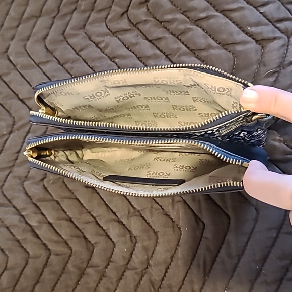 Purse - Picture 3 of 3